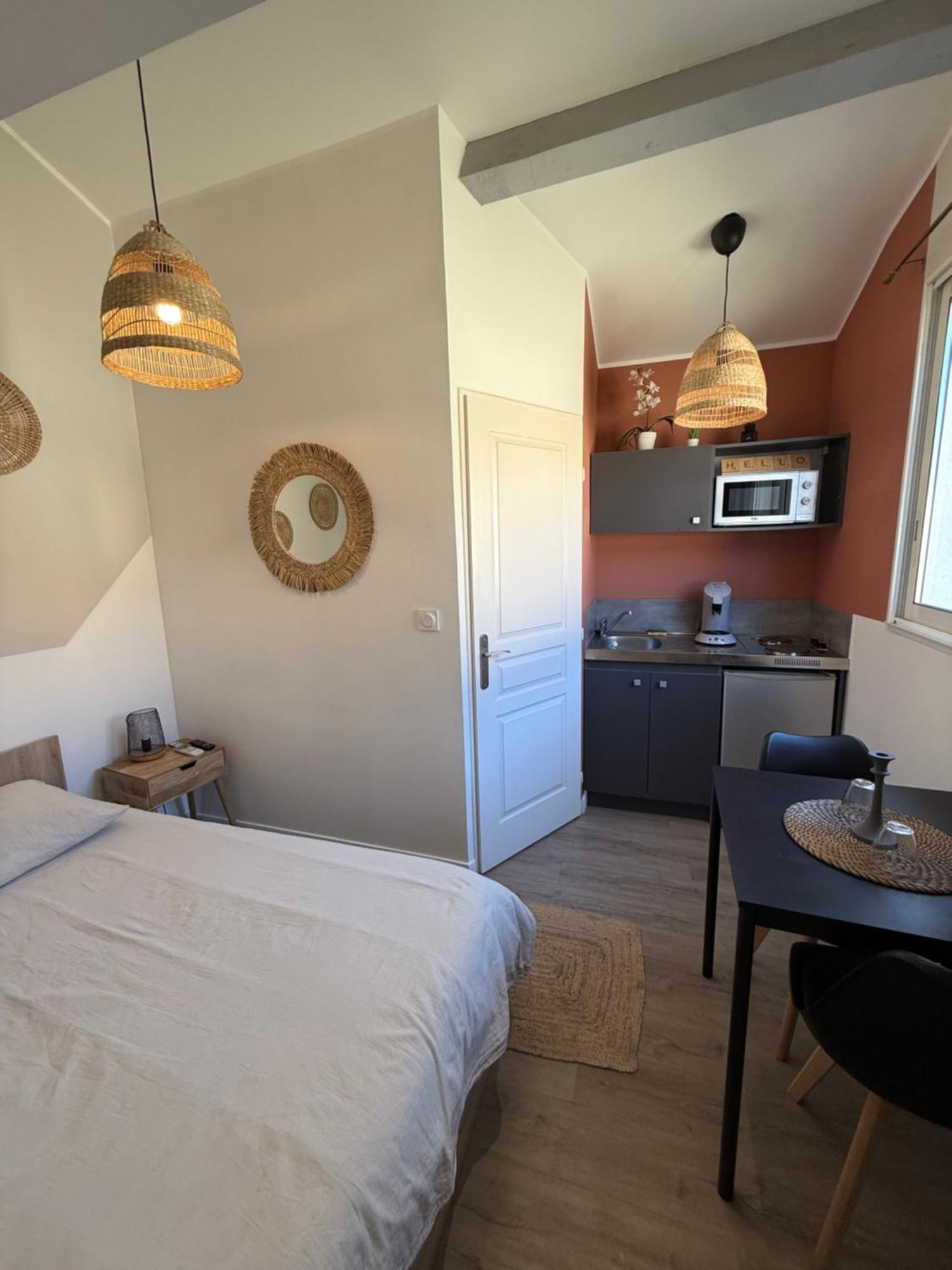 Loft, Studio And Love Rooms Bourg-Saint-Christophe 外观 照片