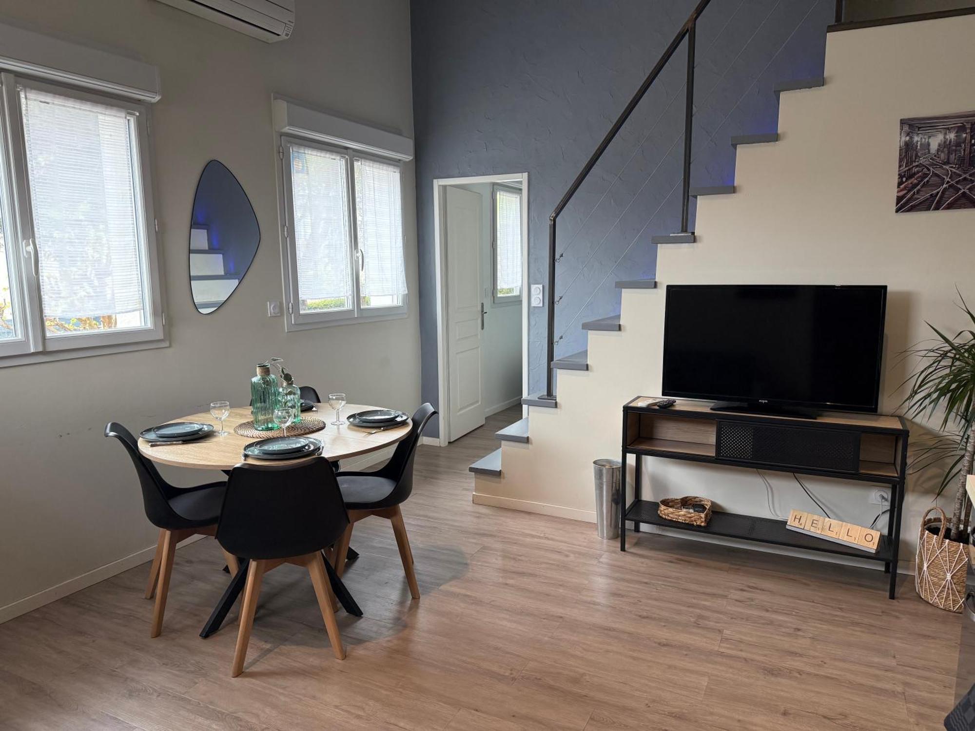 Loft, Studio And Love Rooms Bourg-Saint-Christophe 外观 照片