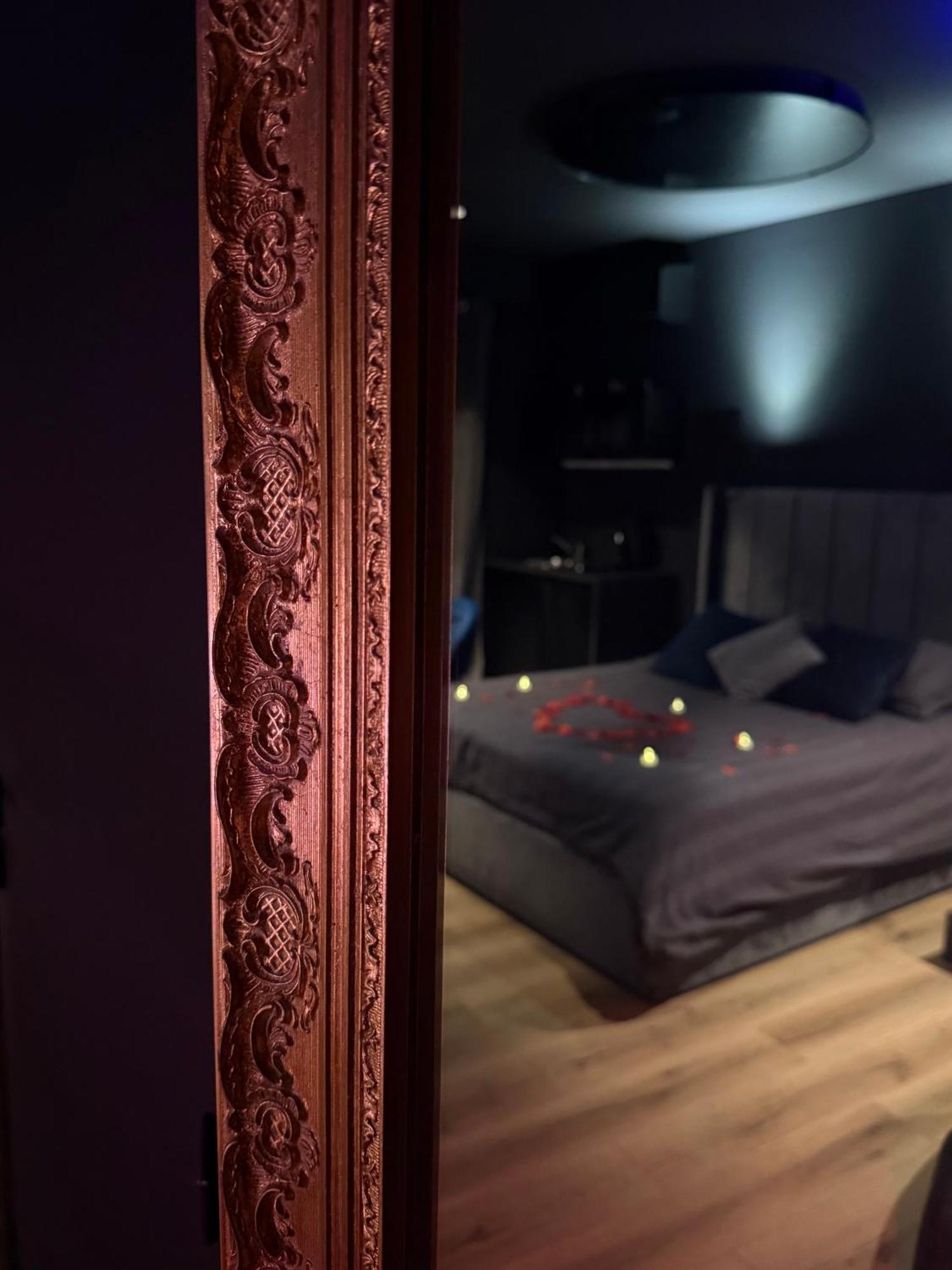 Loft, Studio And Love Rooms Bourg-Saint-Christophe 外观 照片