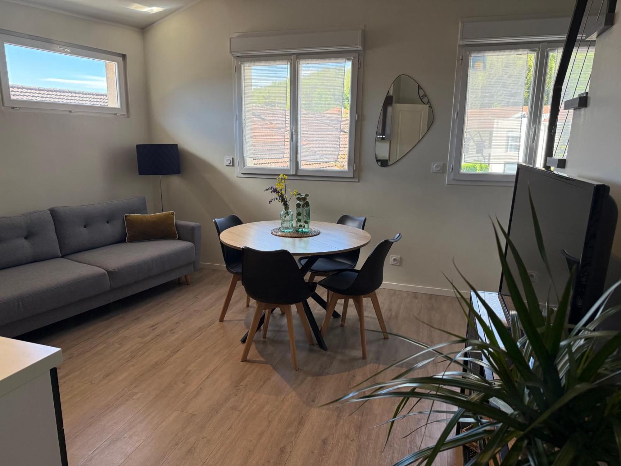 Loft, Studio And Love Rooms Bourg-Saint-Christophe 外观 照片